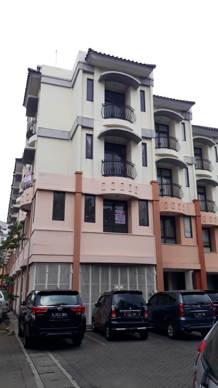 Disewakan Rukan Citta Graha Kedoya 4½ lantai
