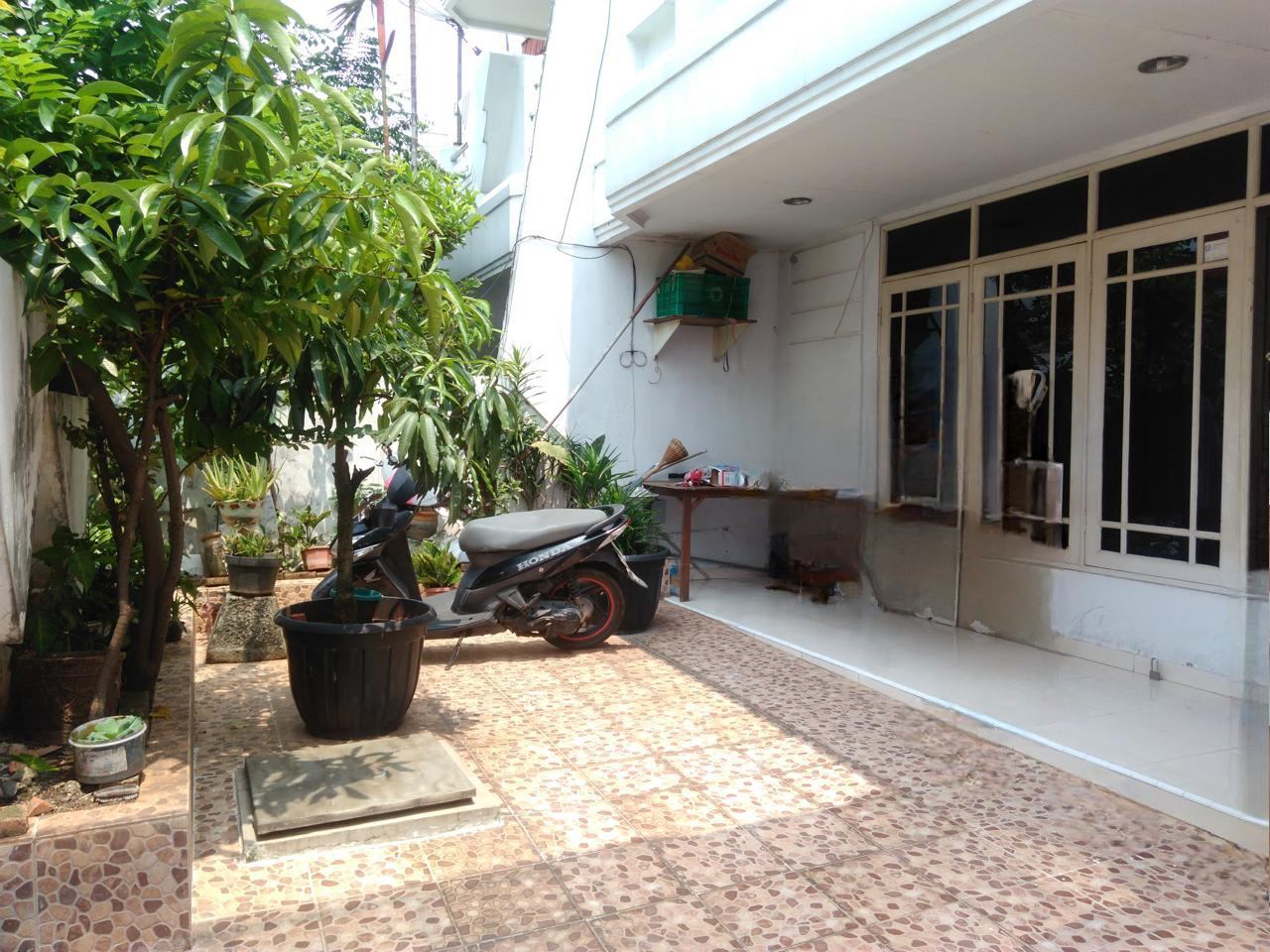 Rumah Siap Huni di Green Garden Jakbar