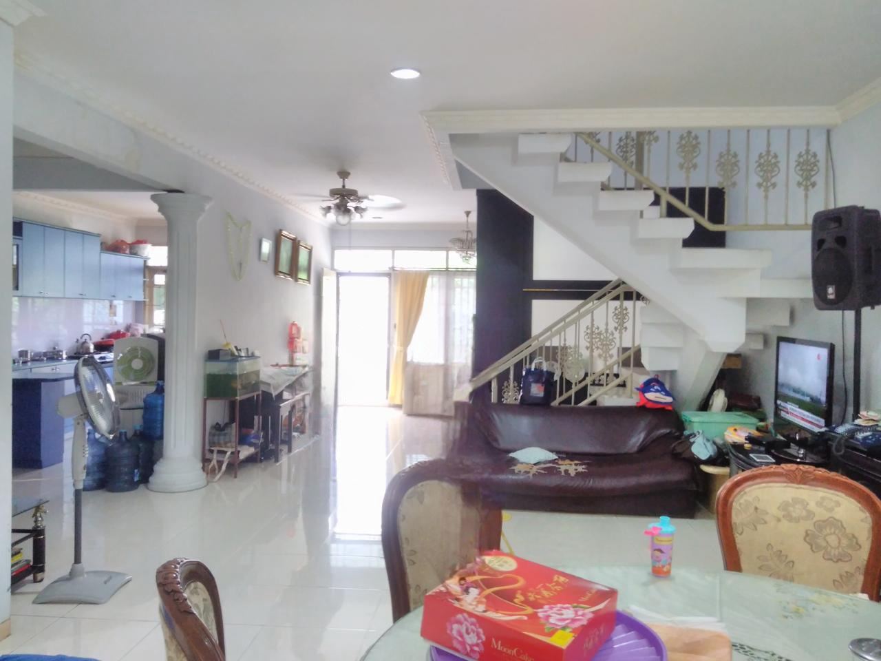 Rumah Siap Huni di Green Garden Jakbar