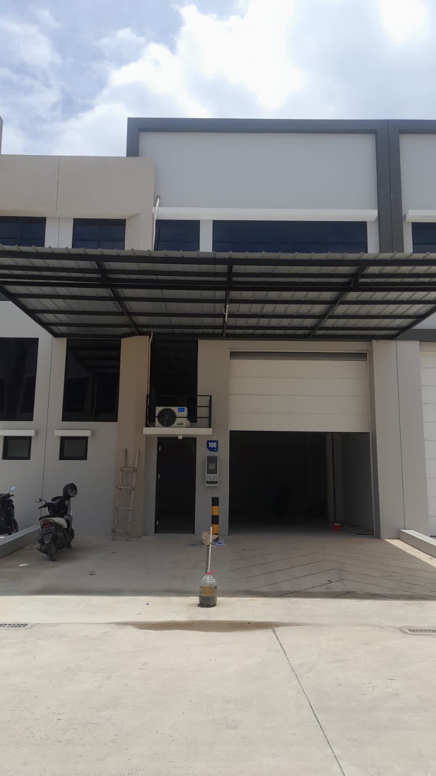 Disewakan Gudang Bizpark PIK2 Siap Pakai