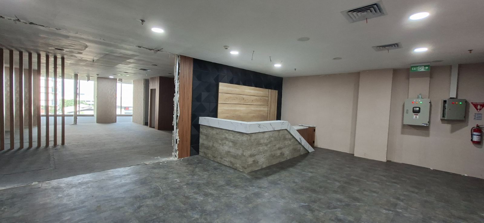 Disewakan Office Space di Landmark Pluit Perlu Renov