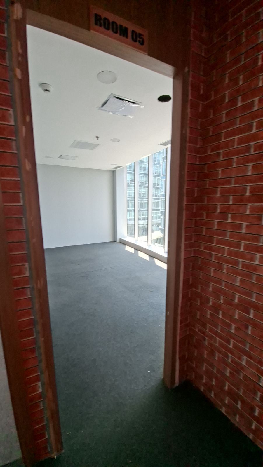 Disewakan Office Space di Landmark Pluit Perlu Renov