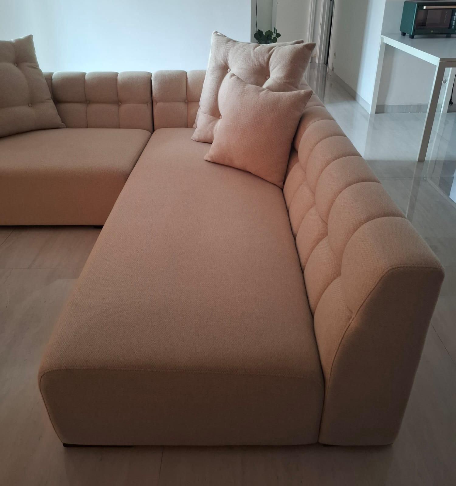 Sofa Custom Besar dari Vinoti Living