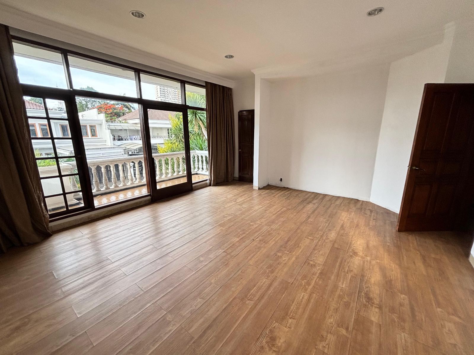 Rumah Disewakan di Permata Hijau